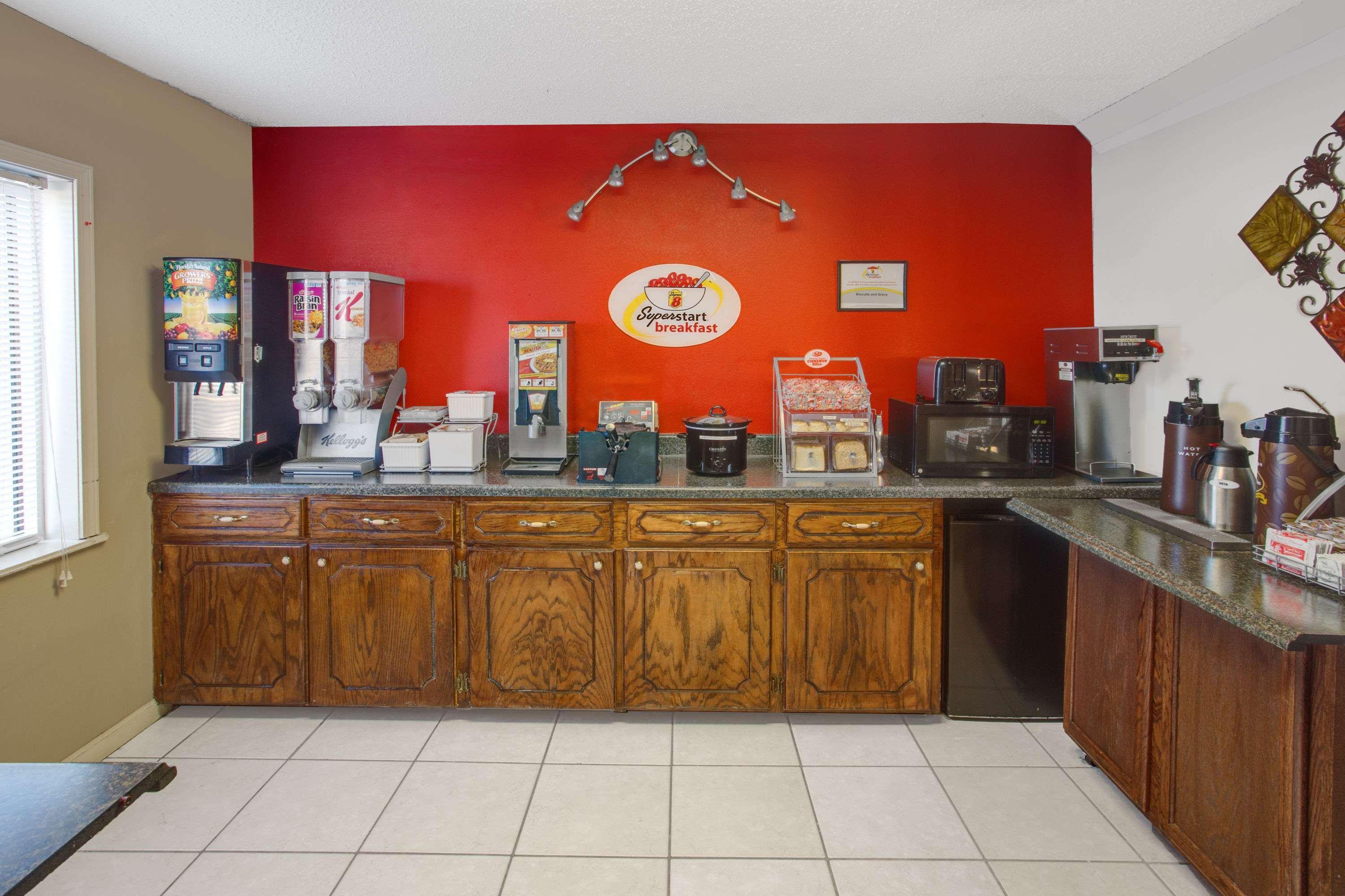 Super 8 By Wyndham Monticello Ar Motel Exterior photo